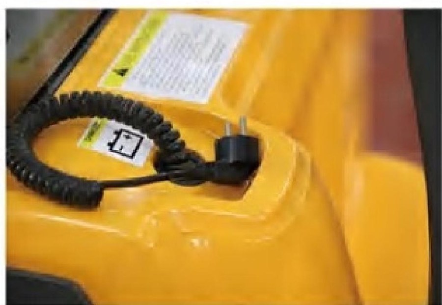 Electric Counterbalance Stacker Detail 2