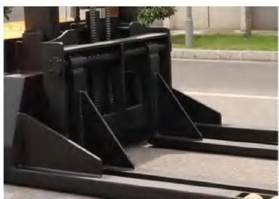 Self-Loading Stacker Detail 2